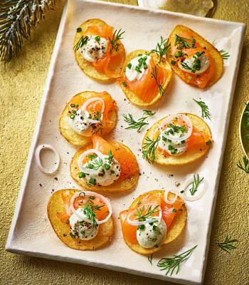 Smoked-salmon-topped salt and vinegar crisps