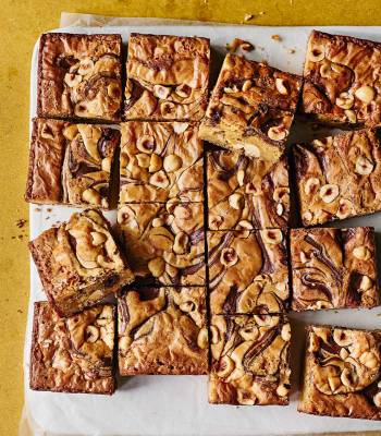 Chocolate-hazelnut ripple blondies