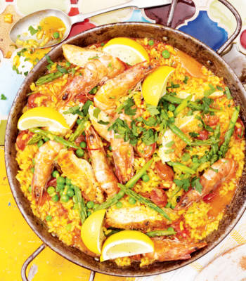 Langoustine and chicken paella
