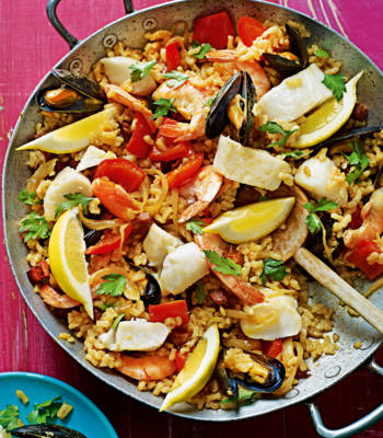 Seafood and chorizo paella 