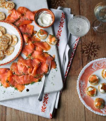 Gravadlax salmon starter with blinis