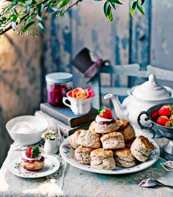 Strawberry and cream scones 