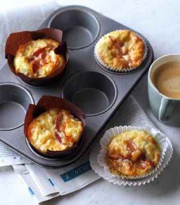 Pancetta, cheddar and tomato muffins 