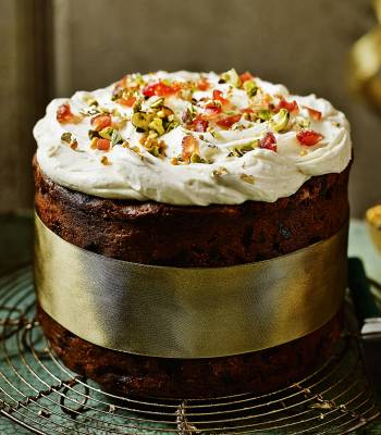 Decoration idea: Naked Christmas cake