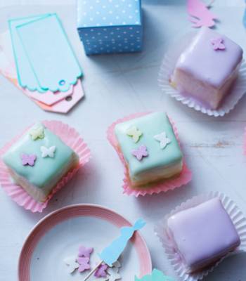 Lemon and almond fondant fancies