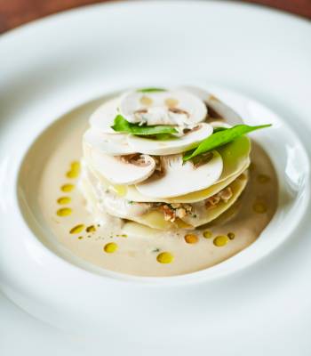 Open lasagne with mushrooms