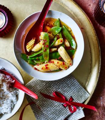 Firecracker baby corn and mangetout with sesame rice