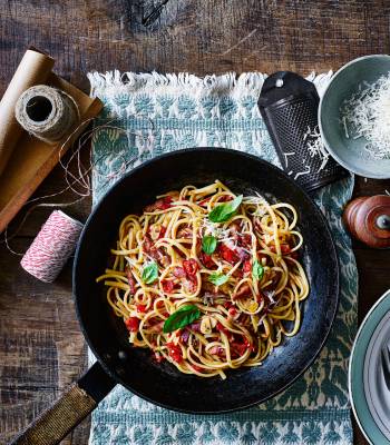 One-pan pancetta and chilli linguine 