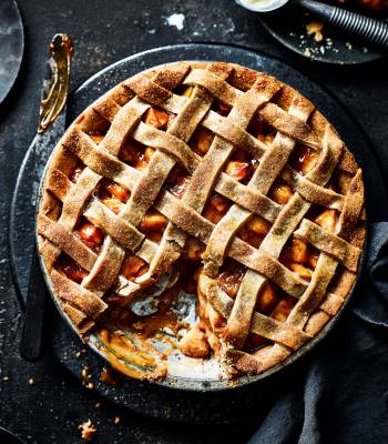 Toffee apple pie