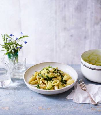 Zingy courgette and basil pasta