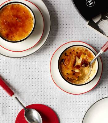 Ginger and white chocolate crème brûlées