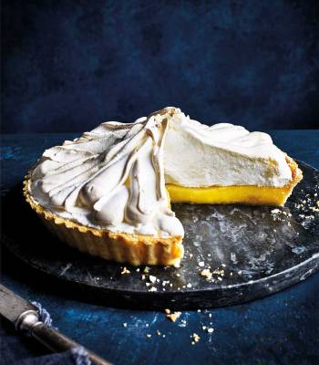 Classic lemon meringue pie