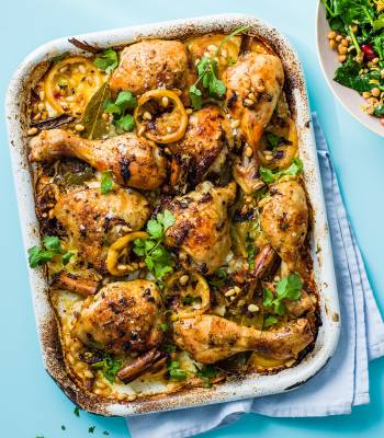 Spiced chicken traybake with spinach and lentils 