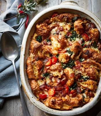 Egg & bacon croissant brunch bake