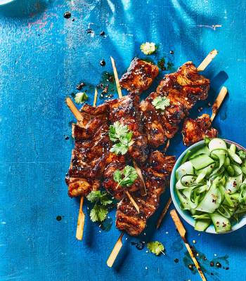 Sticky pork skewers with cucumber 