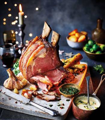 Roast rib of beef with chimichurri Béarnaise sauce