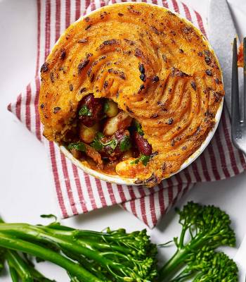 Tikka masala bean pot pies