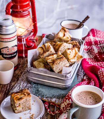 Scandi apple squares