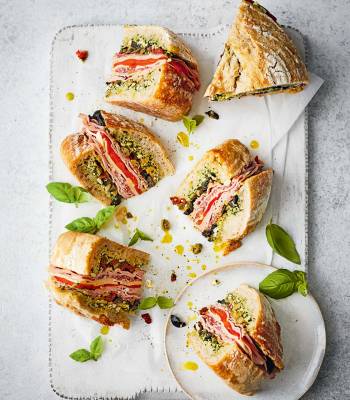 Muffuletta sandwich