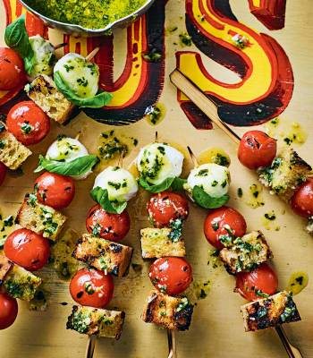 Bruschetta skewers with fresh pesto