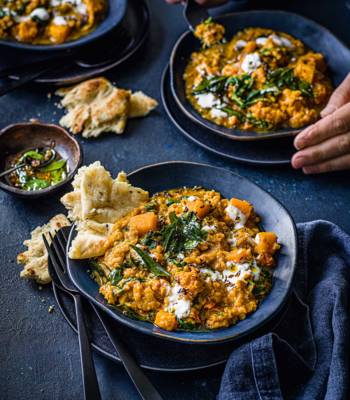 Slow-cooker golden dhal 