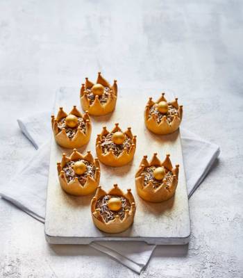 Honey-walnut crown tartlets