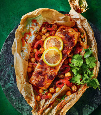 Harissa salmon and chickpeas en papillote