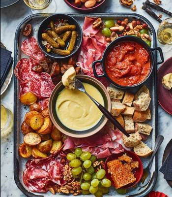 Fondue grazing board