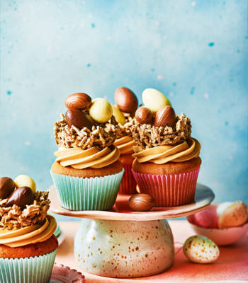 Chocolate nest Easter cupcakes