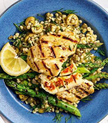 Grilled halloumi and asparagus couscous salad