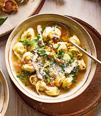 Chicken and leek tortelloni soup