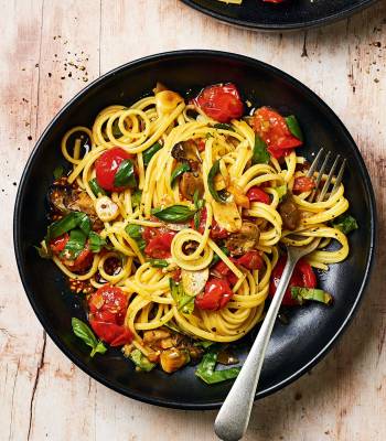 Smoky tomato and oyster linguine