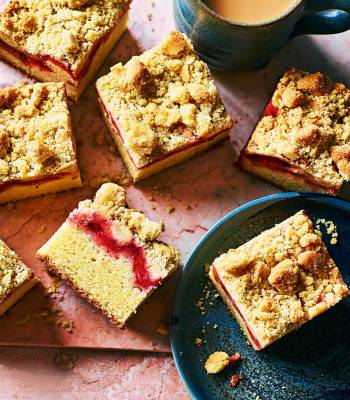 Strawberry shortbread squares