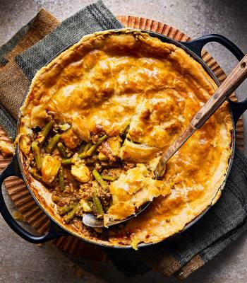 Beef massaman pie