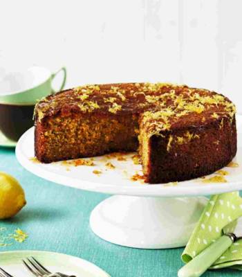 Lemon polenta cake