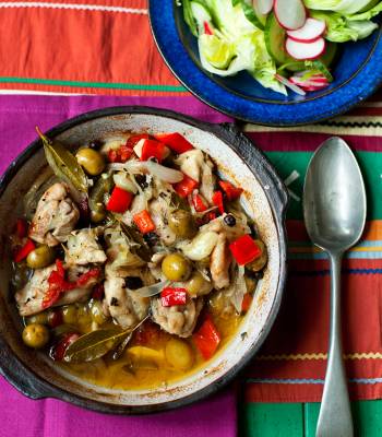 Baked chicken with olives and jalapeños