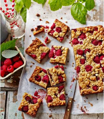 Chocolate, raspberry and roasted hazelnut oaties