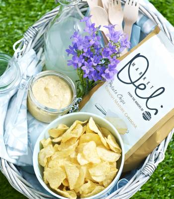 Classic homemade houmous