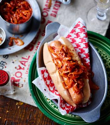 Hot dogs with New York-streetcart onions