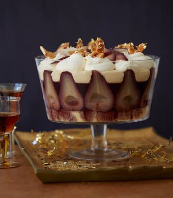 Mulled wine pear trifle