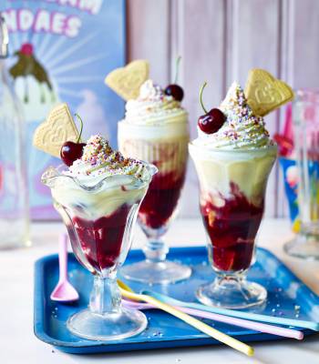Knickerbocker glory trifles 