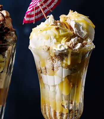 Lemon meringue pie sundae