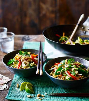 Veggie satay noodles