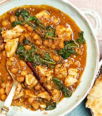 Chicken, chickpea and spinach curry