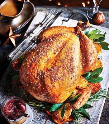 Spiced turkey with turkey butter gravy