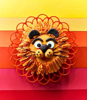 Golden lion cake