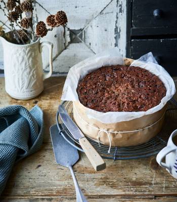 Clementine & chocolate Christmas cake