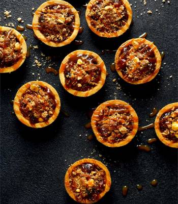 Biscoff caramel crunch mince pies 