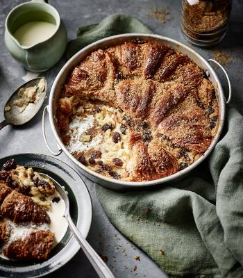 Hot cross bun pudding