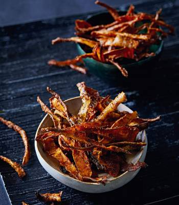 Vegetable peel crisps